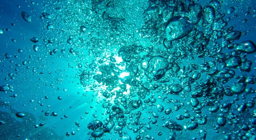 El hidrógeno se encuentra en el agua en su estado natural