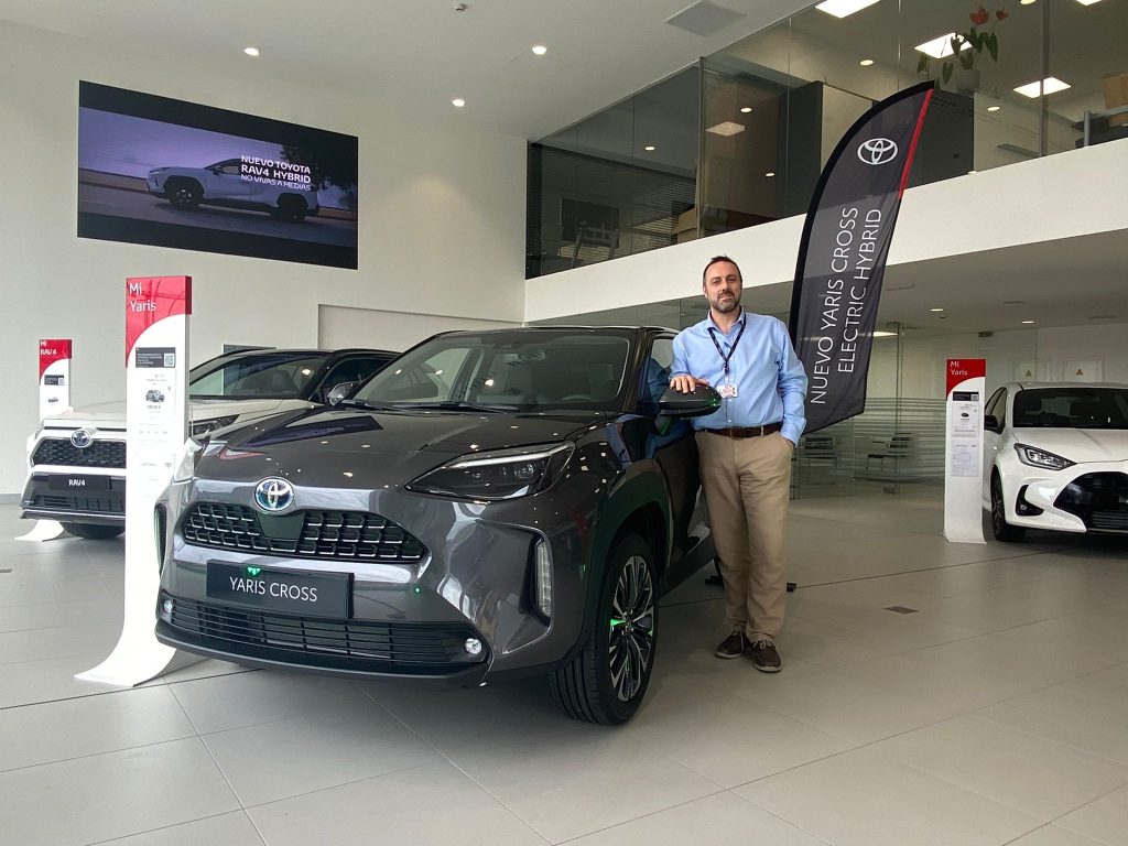 Asesor Comercial de Breogán Motor Perillo(A Coruña) con el nuevo Yaris Cross