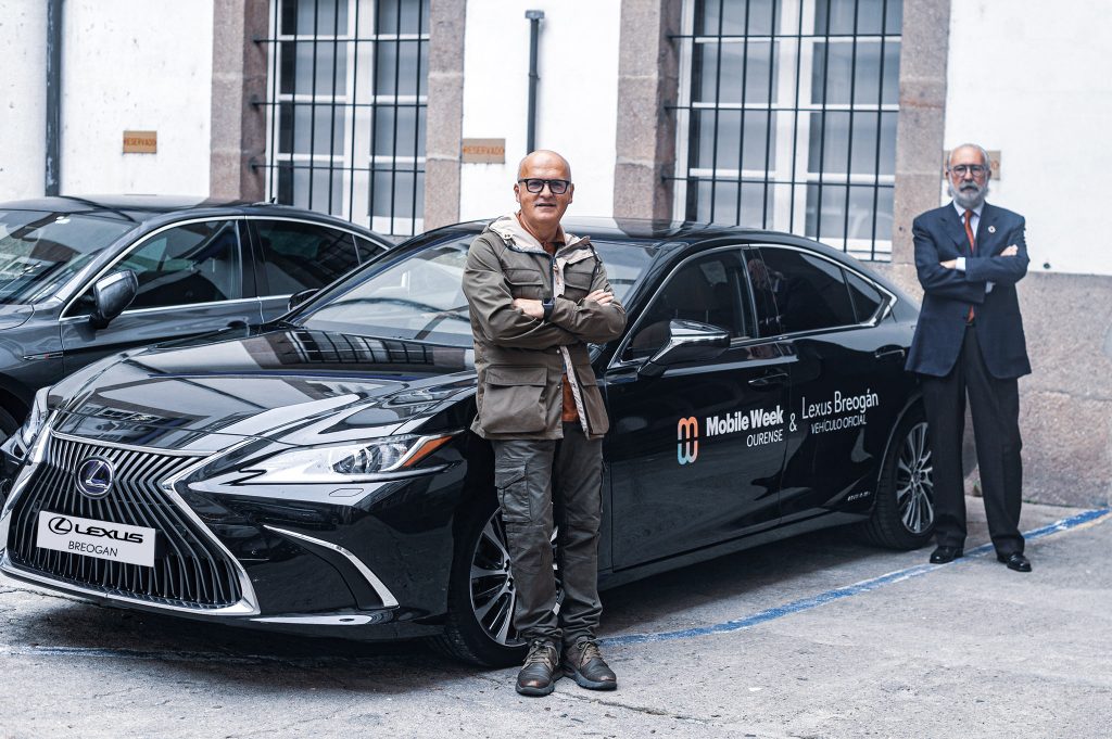 Mariano Gómez-Ulla, presidente de Red Mundo Atlántico y José Luis Baltar, presidente de la Diputación Provincial de Ourense en la firma del convenio que impulsará la Mobile Week Ourense.