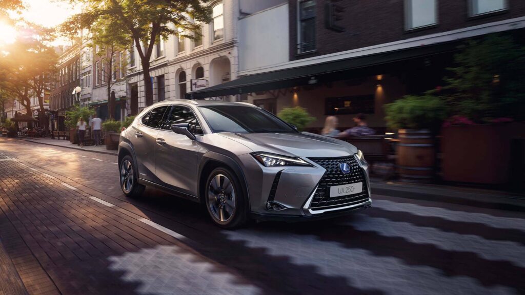 Lexus UX de Lexus Galicia, un SUV de lujo con diseño sofisticado, tecnología avanzada y gran rendimiento, disponible en A Coruña, Santiago, Vigo y Lugo.