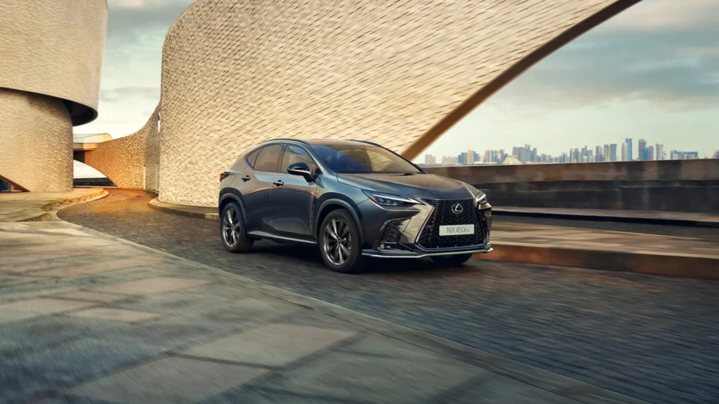 Lexus NX de Lexus Galicia, un SUV de lujo con diseño sofisticado, tecnología avanzada y alto rendimiento, disponible en A Coruña, Santiago, Vigo y Lugo.