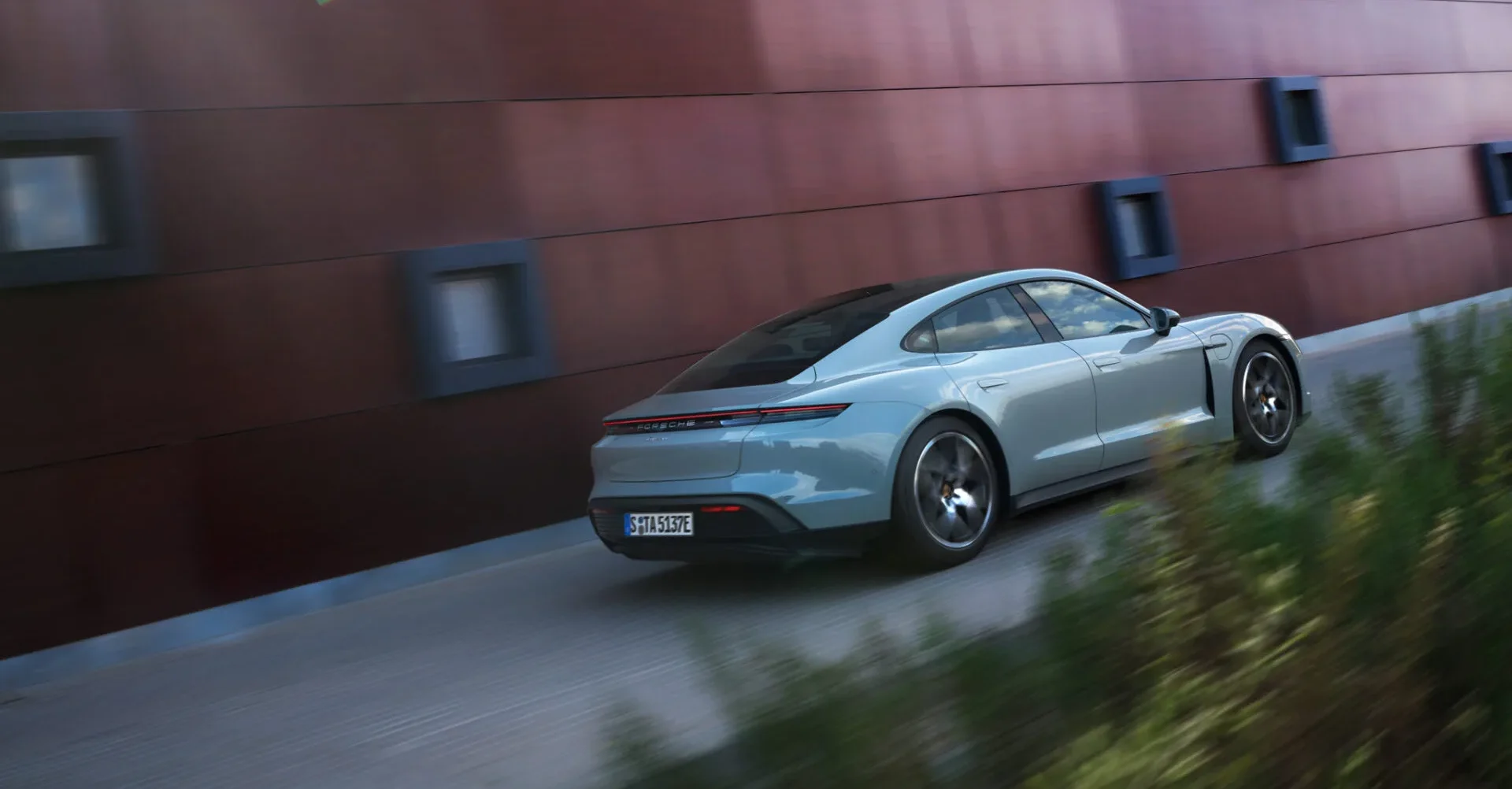 Porsche Taycan en Lugo y A Coruña en Centro Porsche A Coruña
